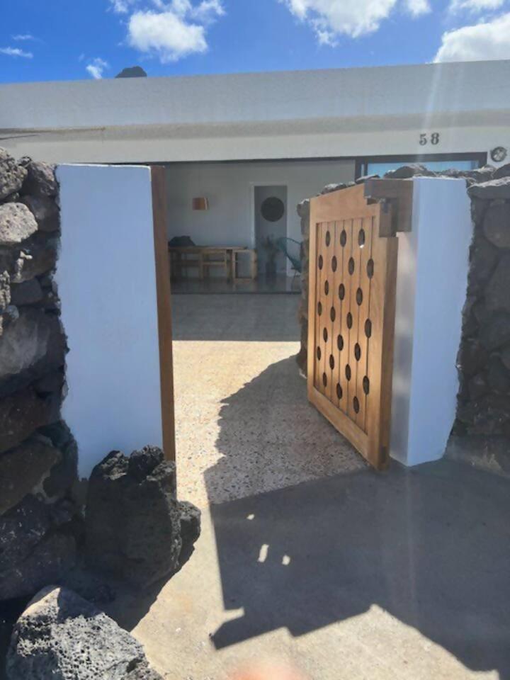 Lanzarote Famara Beach Bungalow מראה חיצוני תמונה