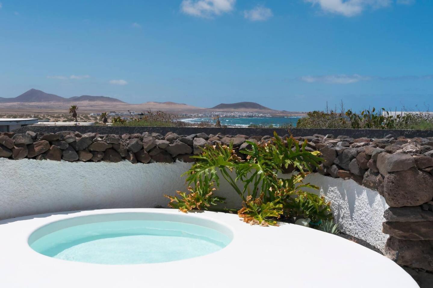Lanzarote Famara Beach Bungalow מראה חיצוני תמונה