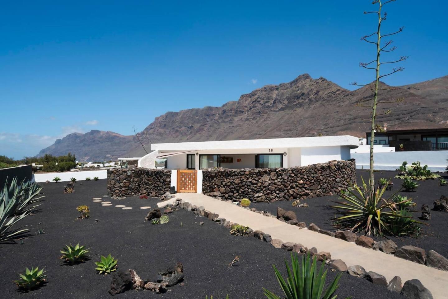 Lanzarote Famara Beach Bungalow מראה חיצוני תמונה